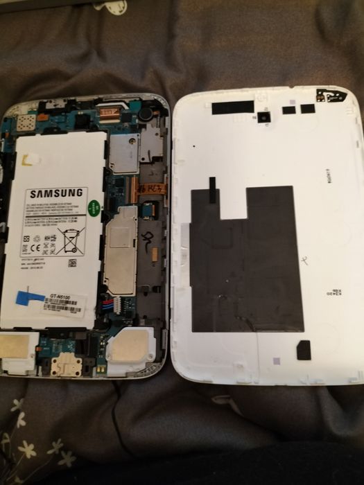 Vând tableta Samsung Note 8.0 pentru piese