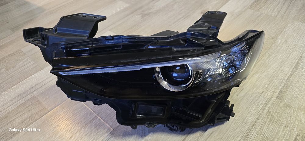 Fara stanga mazda 3 led