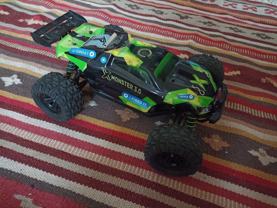 Masina cu telecomanda X-Monster V1