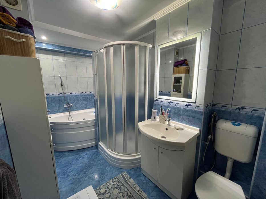 De vânzare apartament cu 3 camere