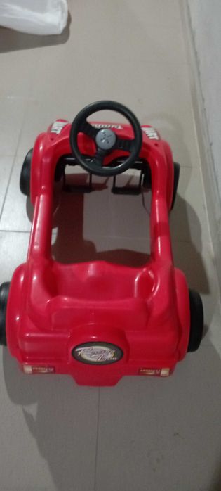 Детска кола с педали Доли