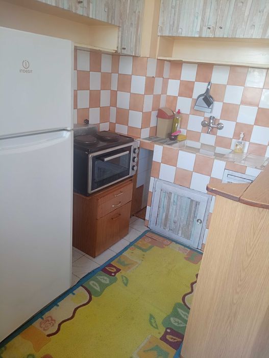Продава се Двустаен апартамент в Разград, Бели Лом - 73 кв.м за 3 €/кв.м - Снимка #2