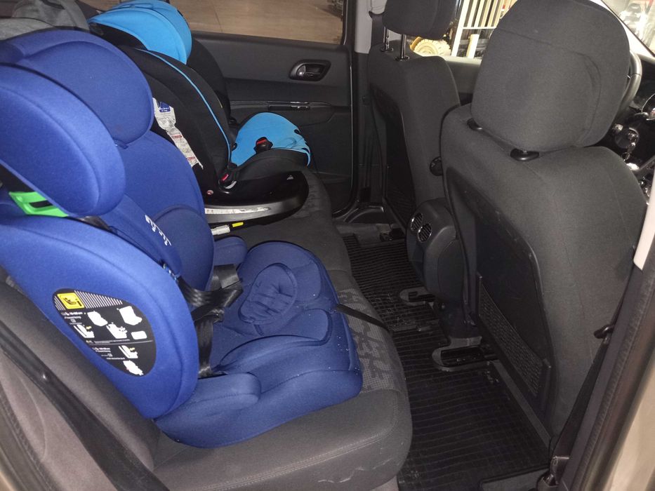 Vând Peugeot 3008 din 2011