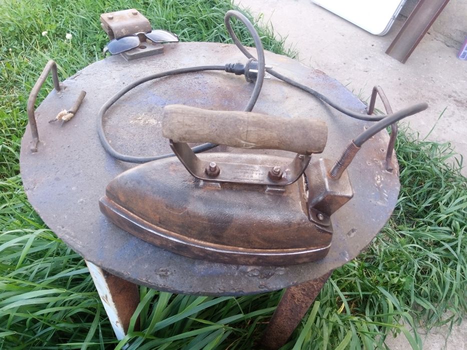 Утюг советский 6или 7киллограммов