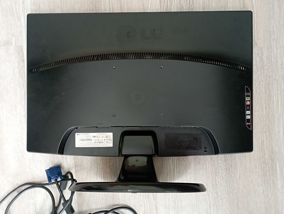 lg-wide-lcd-monitor-flatron-w2243s-sibiu-olx-ro