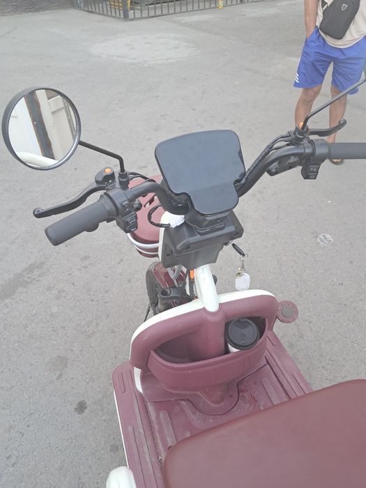Трех колесный мопед