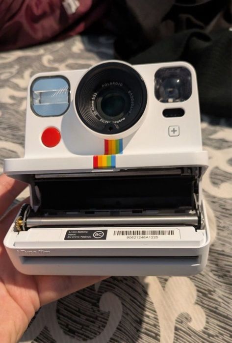 Camera Polaroid now+