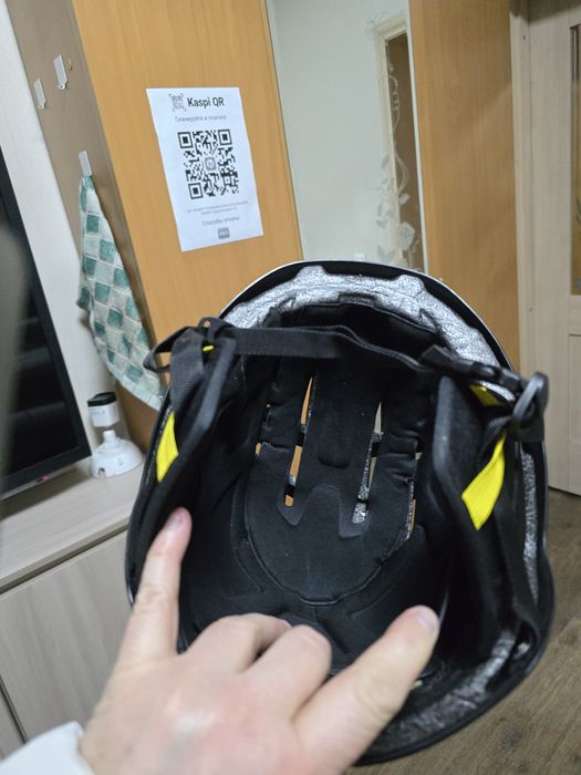 Шлем горнолыжный