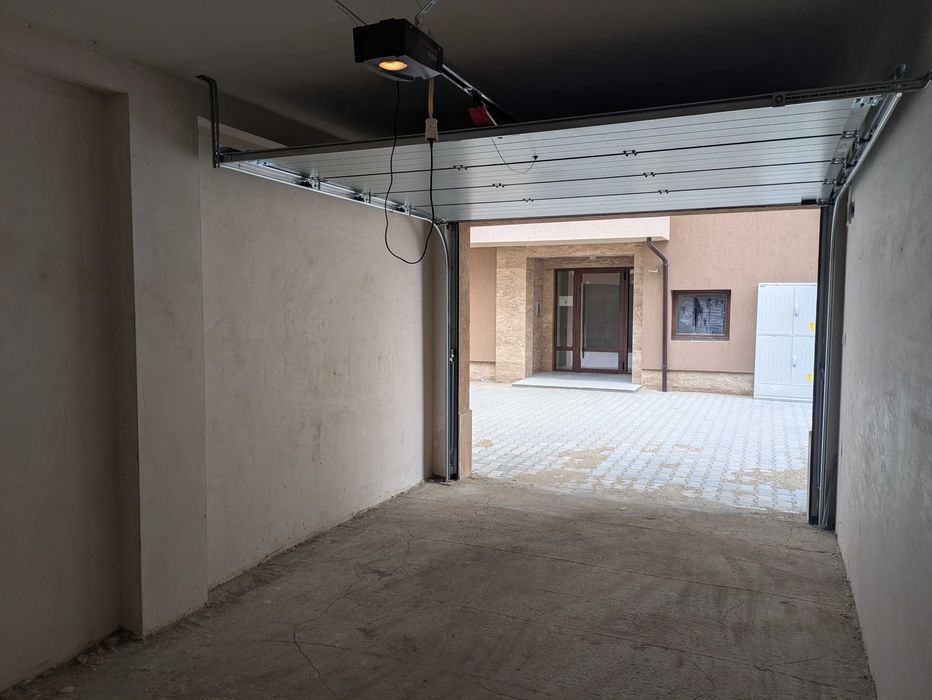 Дава се под наем Гараж / Паркомясто в Казанлък - 19 кв.м за 129.54 € - Снимка #2