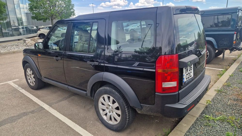 Land Rover Discovery 2005 diesel, 8.409 € — imagine 1