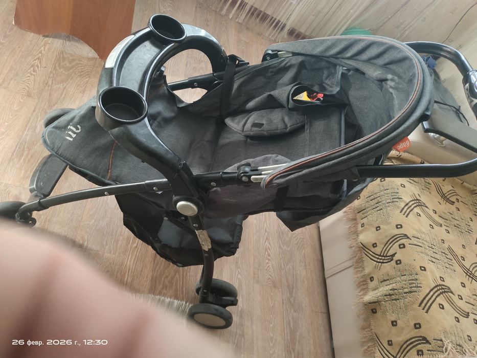 Продам детскую коляску