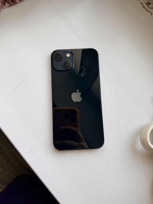 Продам IPHONE 13