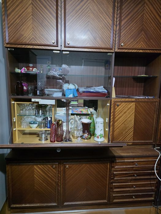 Продам шкаф за 10000 тенге.