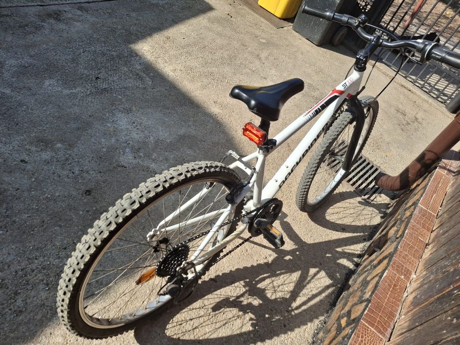 Vând bicicletă în stare foarte bună.