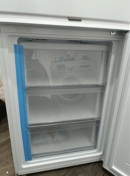 Продается холодельник новый
