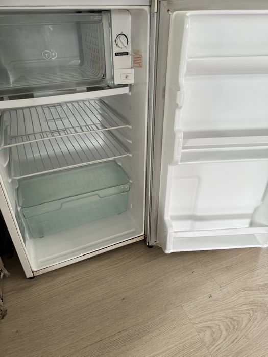 Холодильник продается