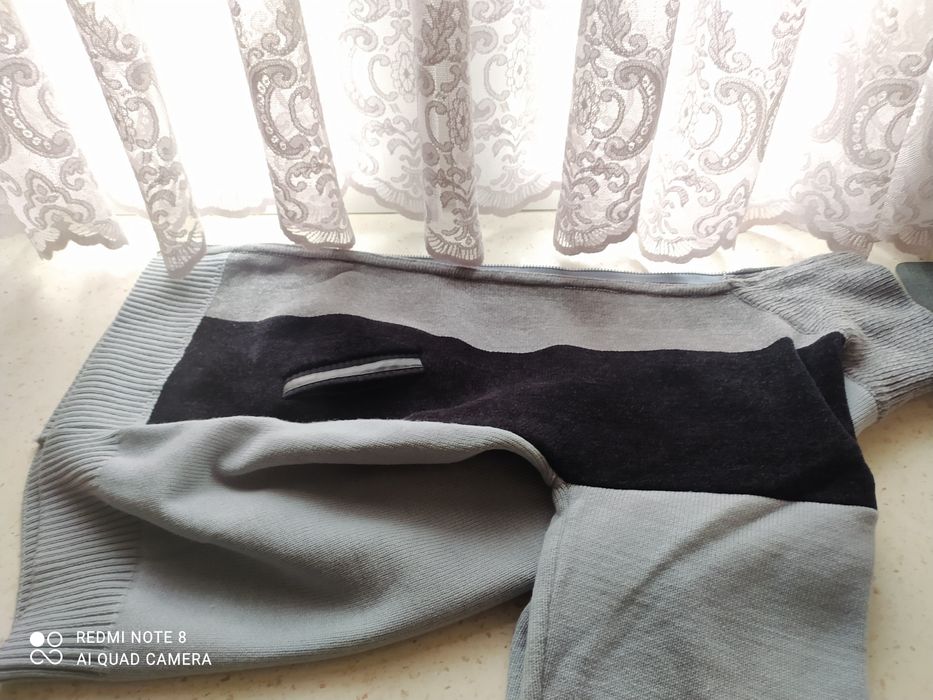 Продаётся джемпер