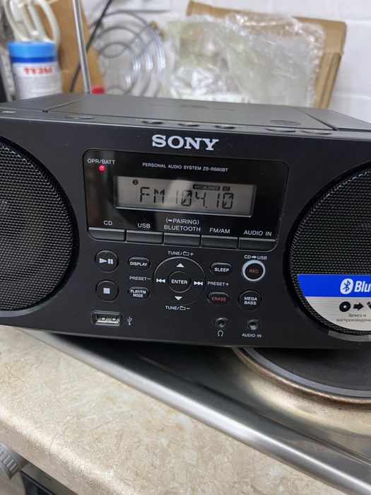 Магнитола Sony ZS-RS60BT