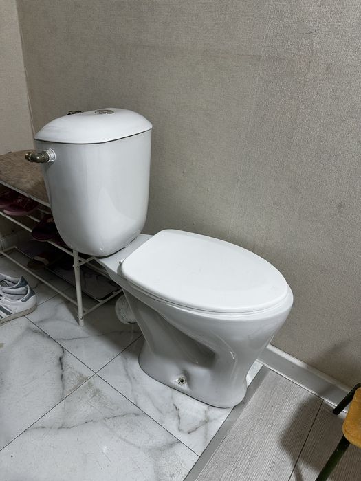 Продаю б/ушный унитаз
