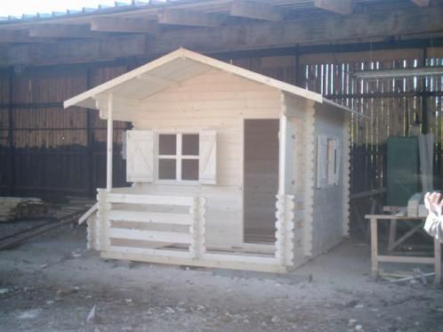 Căsuțe din lemn   .