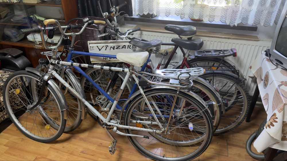 Vand 4 biciclete perfect functionale