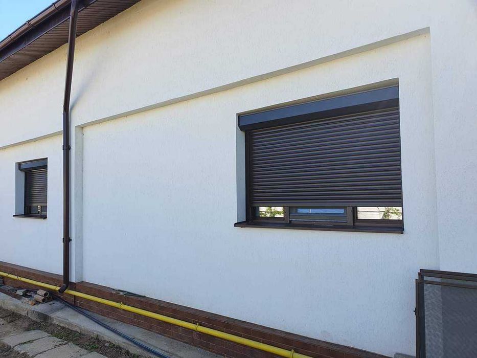 RULOURI Aluminiu si Usi de garaj rezidentiale SECTIONALE