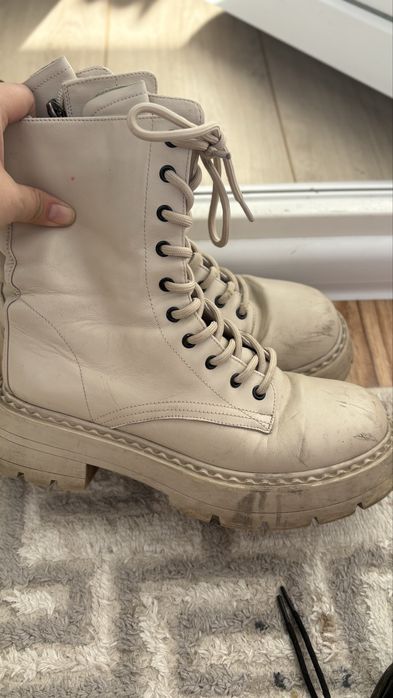 Отдам даром обувь