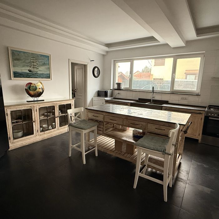 Mobila de bucatarie din lemn masiv (frasin)