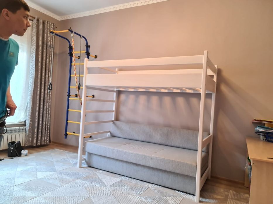 Продаю диван двухъярусный