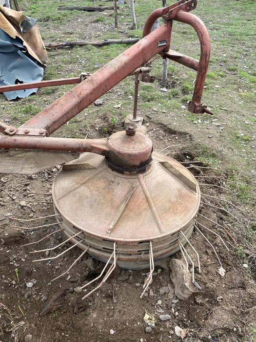 Grebla adunat fan , iarba ,masina strans fan