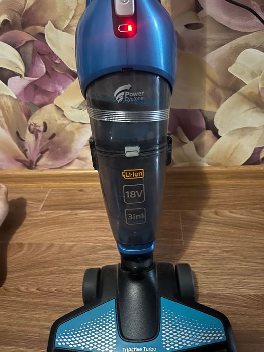 Пылесос вертикальный