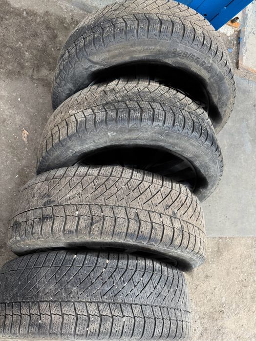 Зимние шины 225,55,18