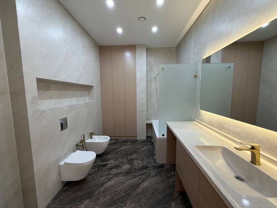 Продается 4/3/6 203м2 на махалле Хувайдо