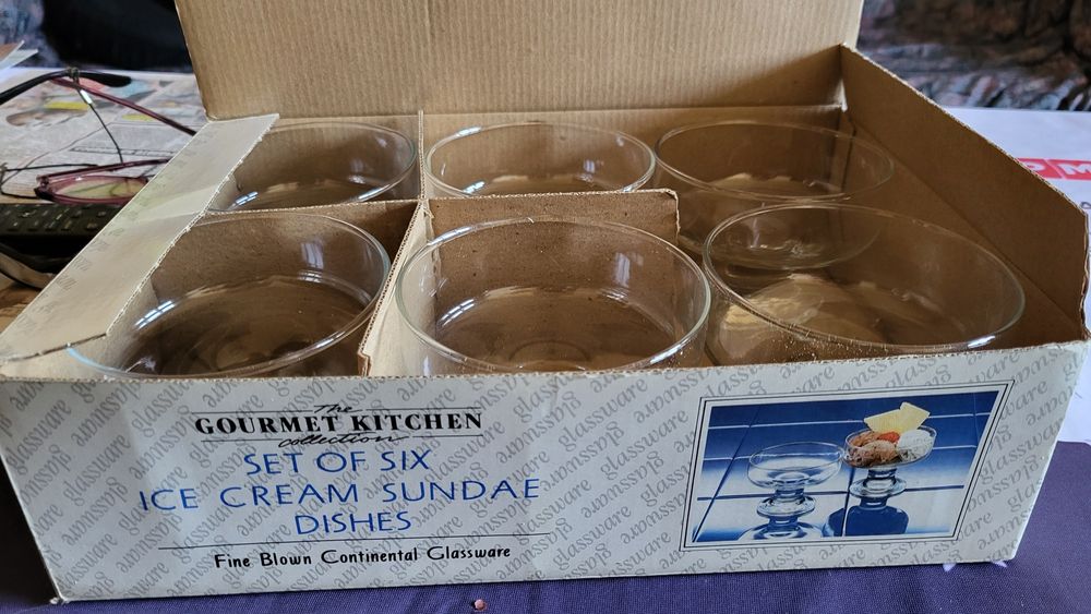 Ново- Френски дуралекс чинии и чаши