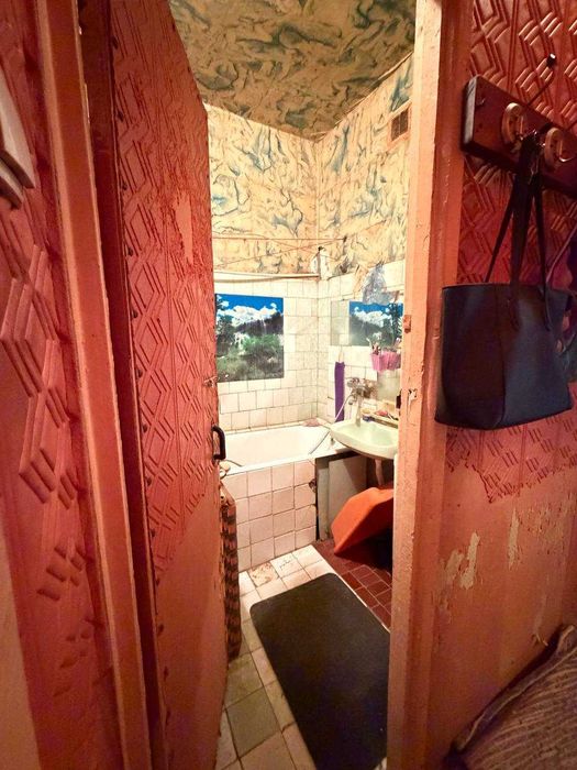 Продается Чиланзар 20 квартал 2в3/4/4 Без ремонта