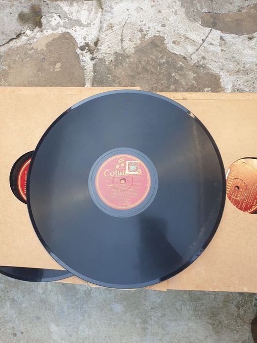 Стари грамофонни плочи 20 лв. бр.