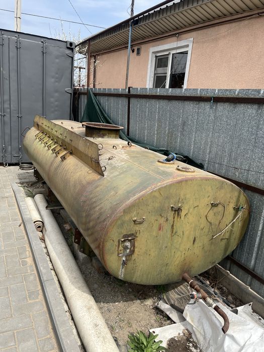 Емуость для воды 2,5 куба