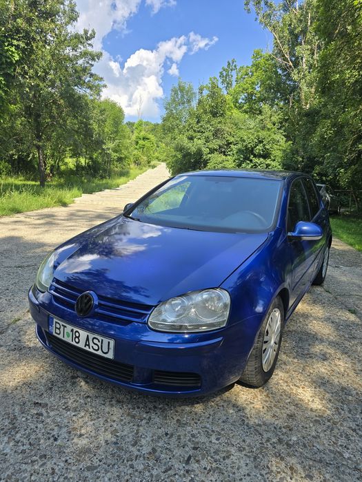 Vând Volkswagen Golf 5 1.9 TDI (105 CP) 
 An 2006