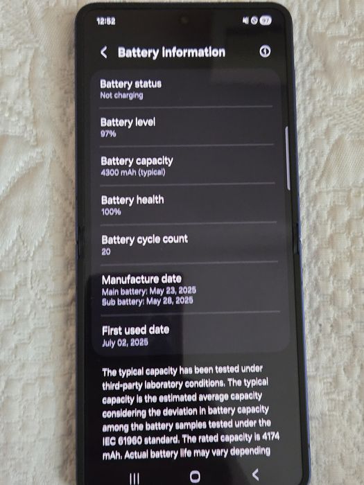Samsung Z flip 7 blue 256гб 100%