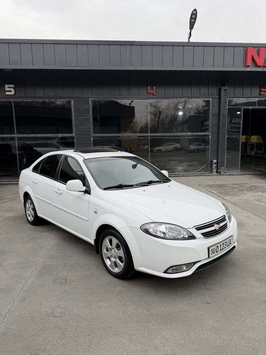 Jentra 2019 sotiladi 1 qul moshina