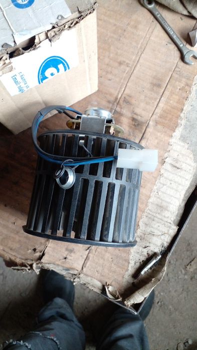 Продам моторчик передней печки. Новый