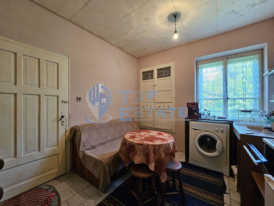 Къща в Велико Търново, област-с.Горна Липница площ 75 цена 27000