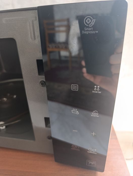 Микроволновая печь LG NeoChef Smart Inverter MS2595GIS