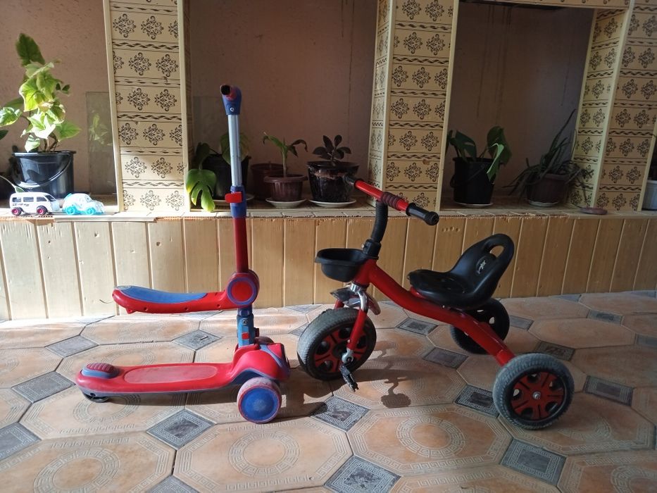 Детский трёхколёсный велосипед и самокат