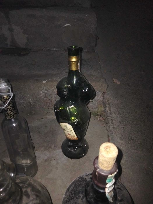 Бутылки стеклянные разные