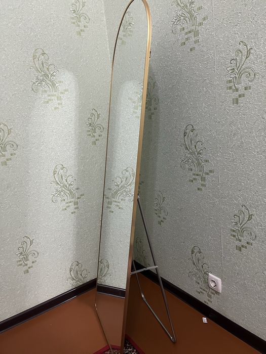 Продается напольное зеркало
