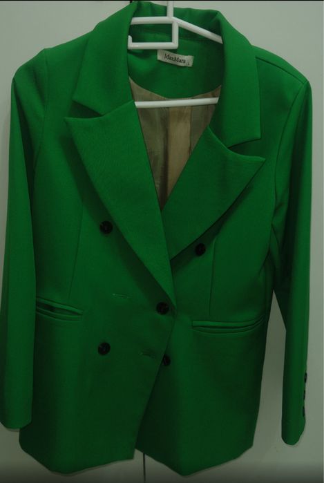продам пиджак зеленый L размер