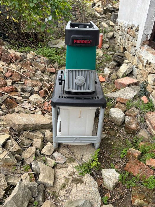 Валцова самопридърпваща дробилка 2800W 45мм