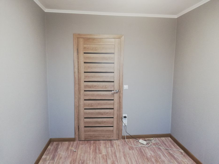 Поклейка обоев, галтели