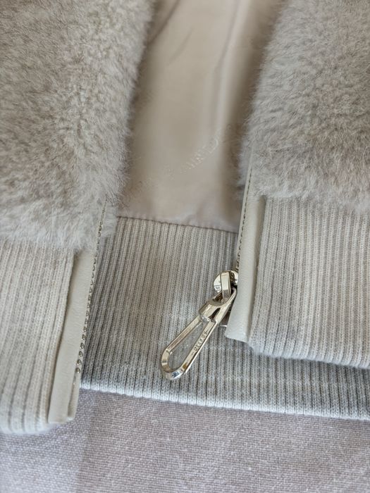 Яке Sandro чисто ново